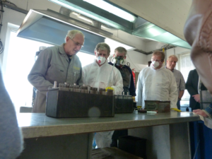 Tatra Liebhaber beim Bau Ihrer eigenen Batterie