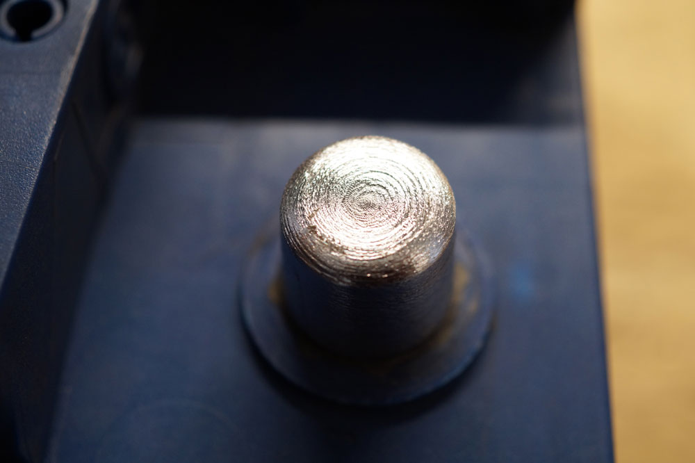 Fertig gereinigte Kontaktflächen des Pols